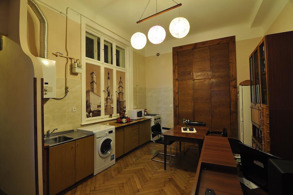 Voyager Hostel Lviv Eksteriør billede
